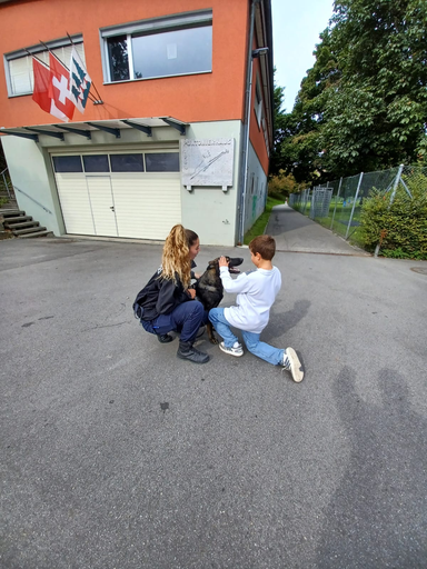 Mit Polizeihund 2025